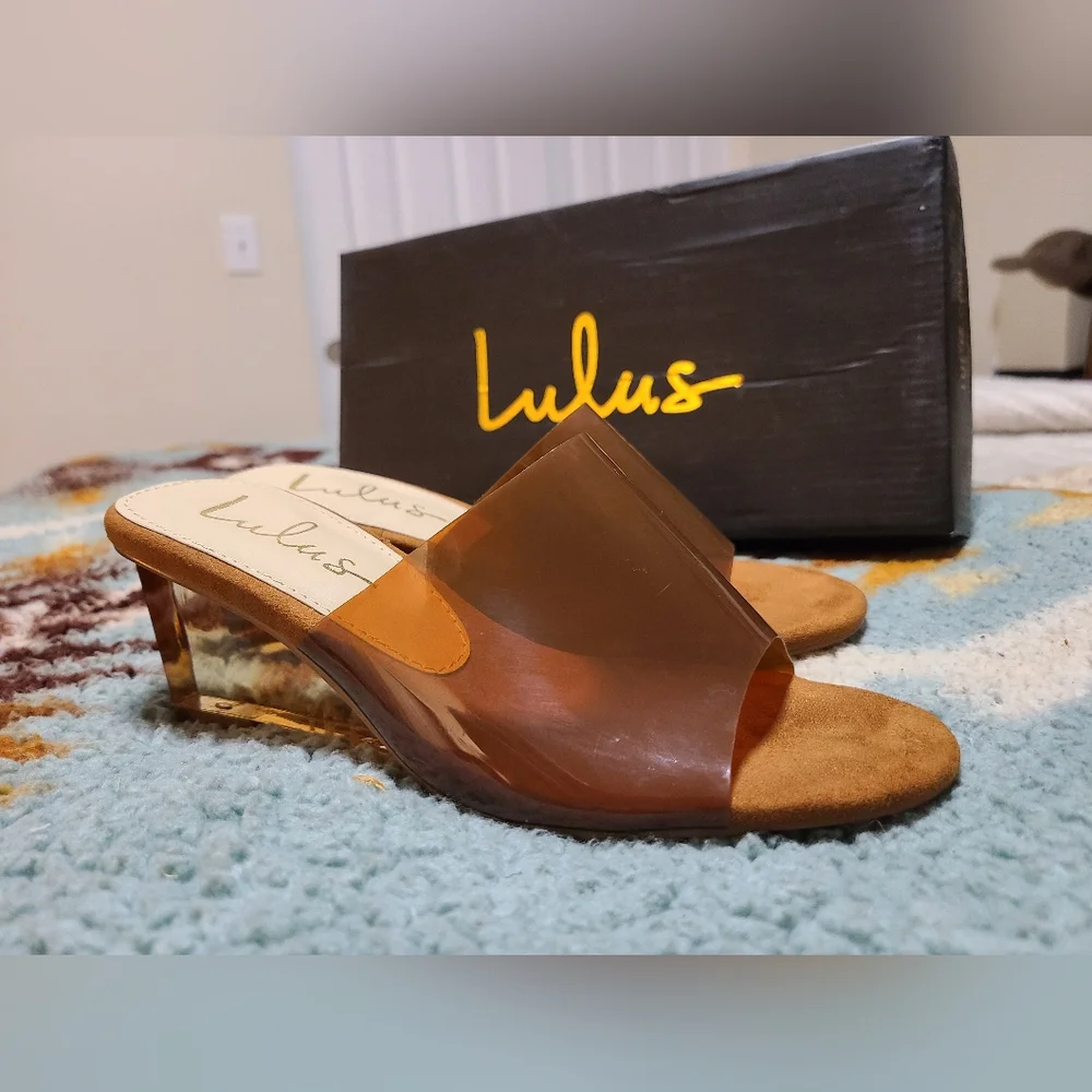 Lulus - Picture 7 of 11